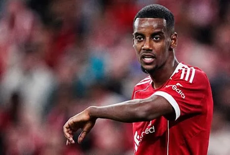 Isak's First Appearance Delivers Star Power Despite Noticeable Rust